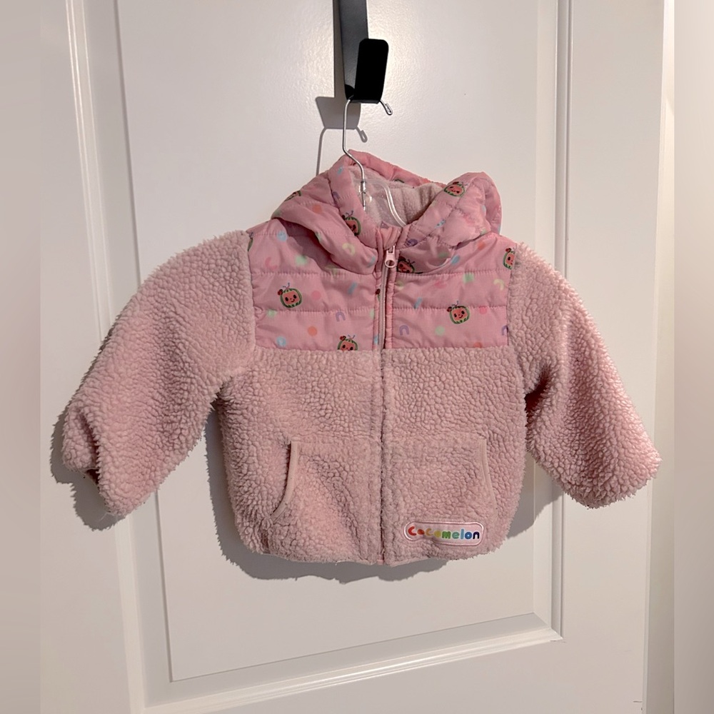 ❤️4 for $25❤️ Cocomelon hooded jacket size 2t‎